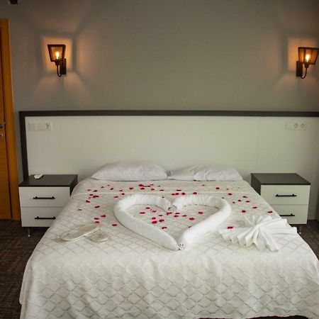 Yildiz Apart Hotel Fatsa ภายนอก รูปภาพ
